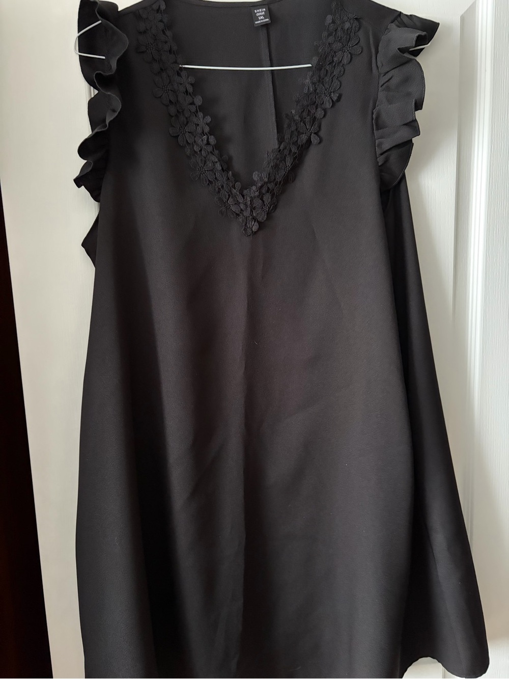 SHEIN Curve Black Textured Dress with Front Detail